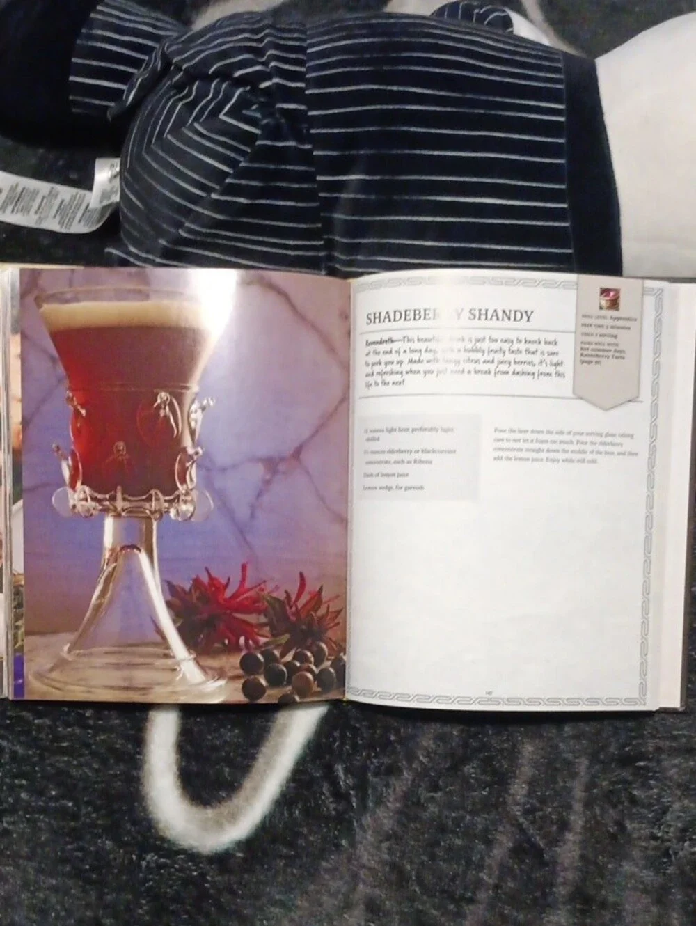 : New Flavors of Azeroth - Official Cookbook (Brown/Tan)